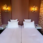 Regyn's Montmartre 2*