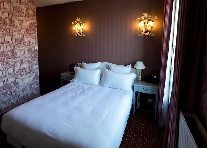 Regyn's Montmartre Hotel 2*