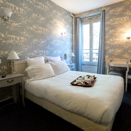 Regyn's Montmartre 2*