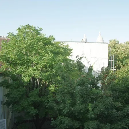 Regyn's Montmartre 2*