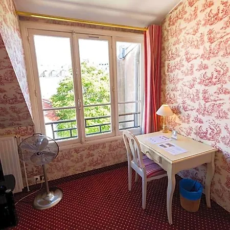 Regyn's Montmartre Hotel 2*