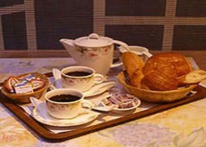 Regyn's Montmartre Hotel 2*